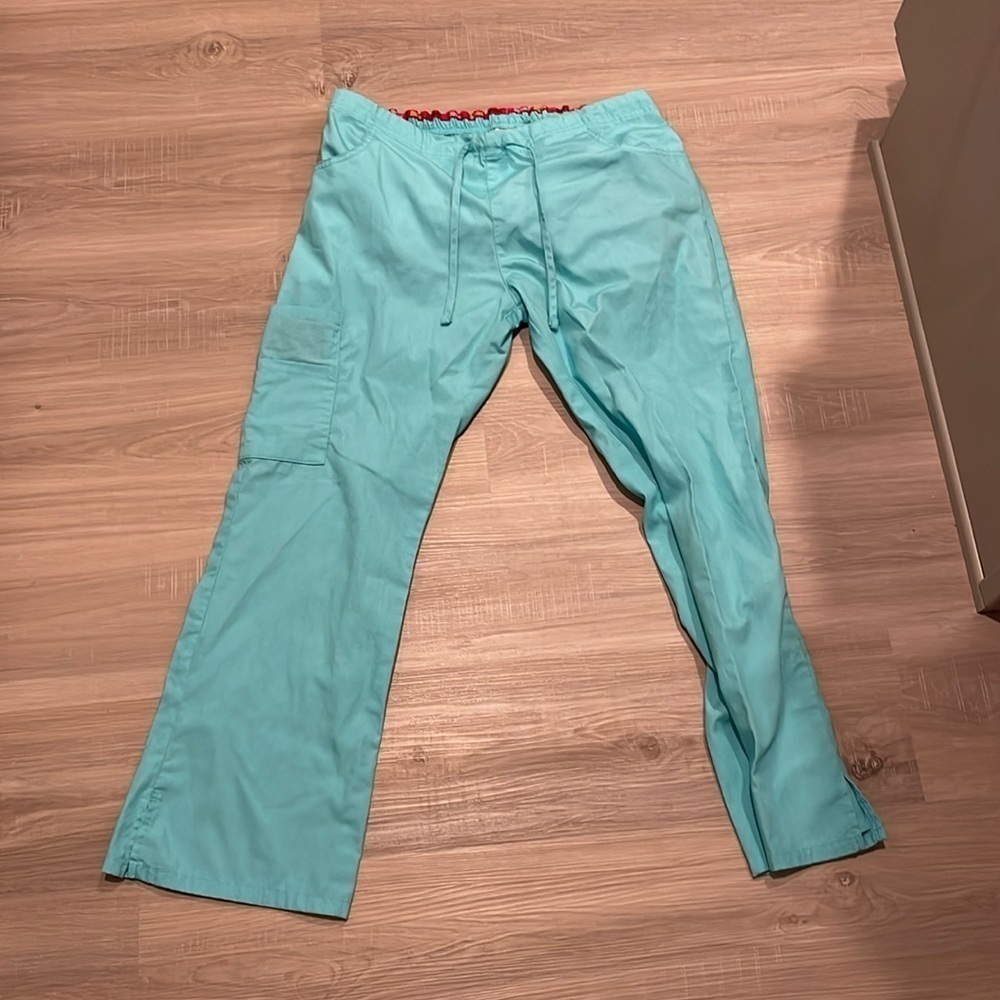 Dickies Scrubs Pull on Elastic Waist Cargo Pant 86206P - Size Small Petite